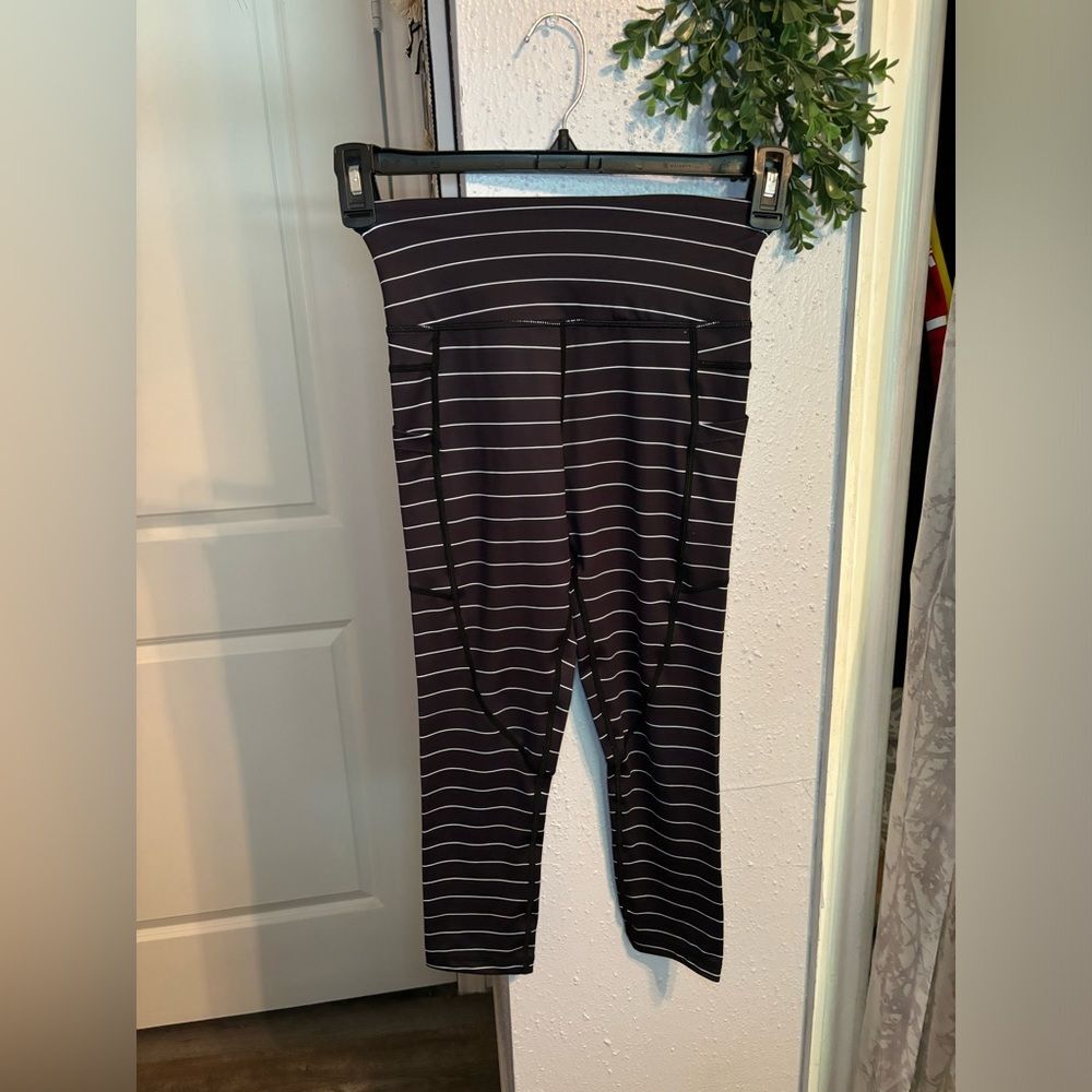 ZYIA | Light N Tight Leggings | Size 2